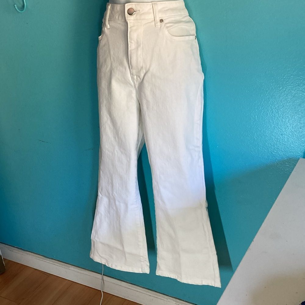 Elizabeth & James Size 6 Crop Flare Jeans in White Denim High Rise 23" Inseam